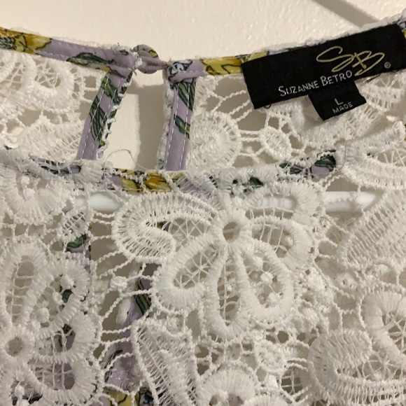 3/4 Sleeve Yellow Flower and Lace Top - Picture 6 of 7